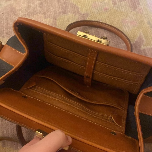 Dooney & Bourke VINTAGE DOCTOR BAG Navy and Brown Leather Bag - Picture 8 of 11